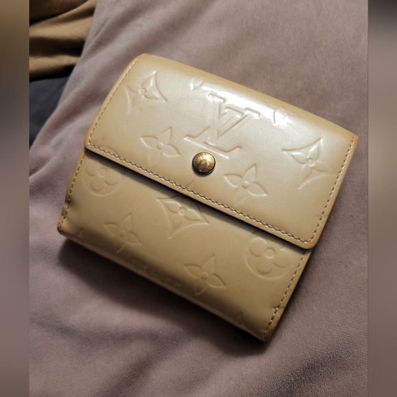SALE Authentic Louis Vuitton Tan Vernis Women's Wallet - Picture 2 of 7